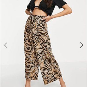 ASOS DESIGN shirred waist culotte in animal print size 6